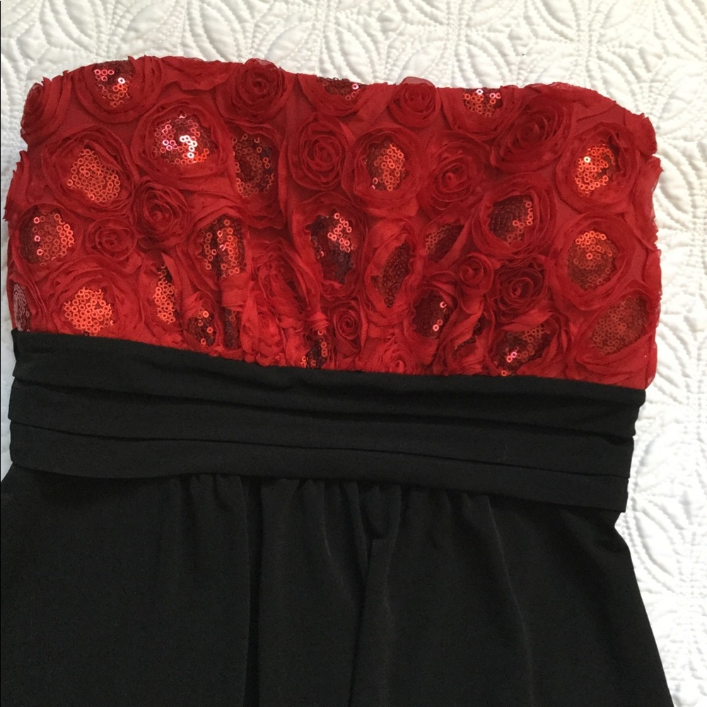 Dress - Picture 2 of 4